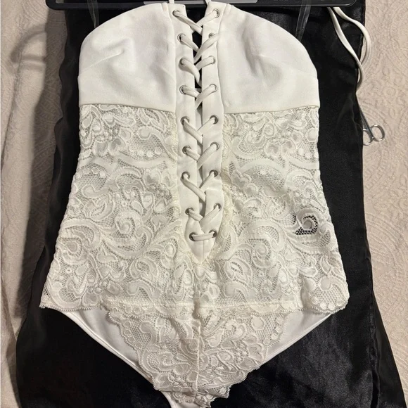 White Lace-Up Halter Bodysuit - Picture 11 of 15